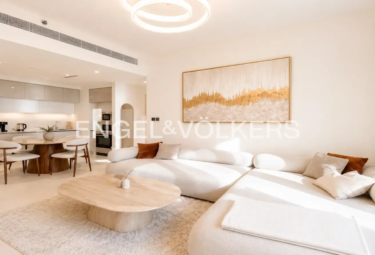 Fully Furnished I Vacant I Sea View