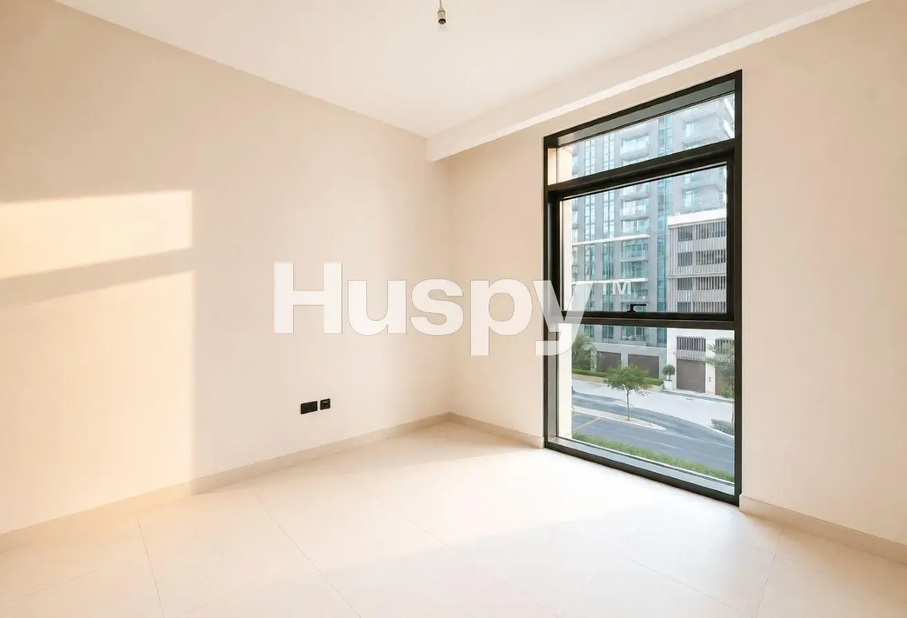 Beach Access | Low Floor | Flexible Cheques