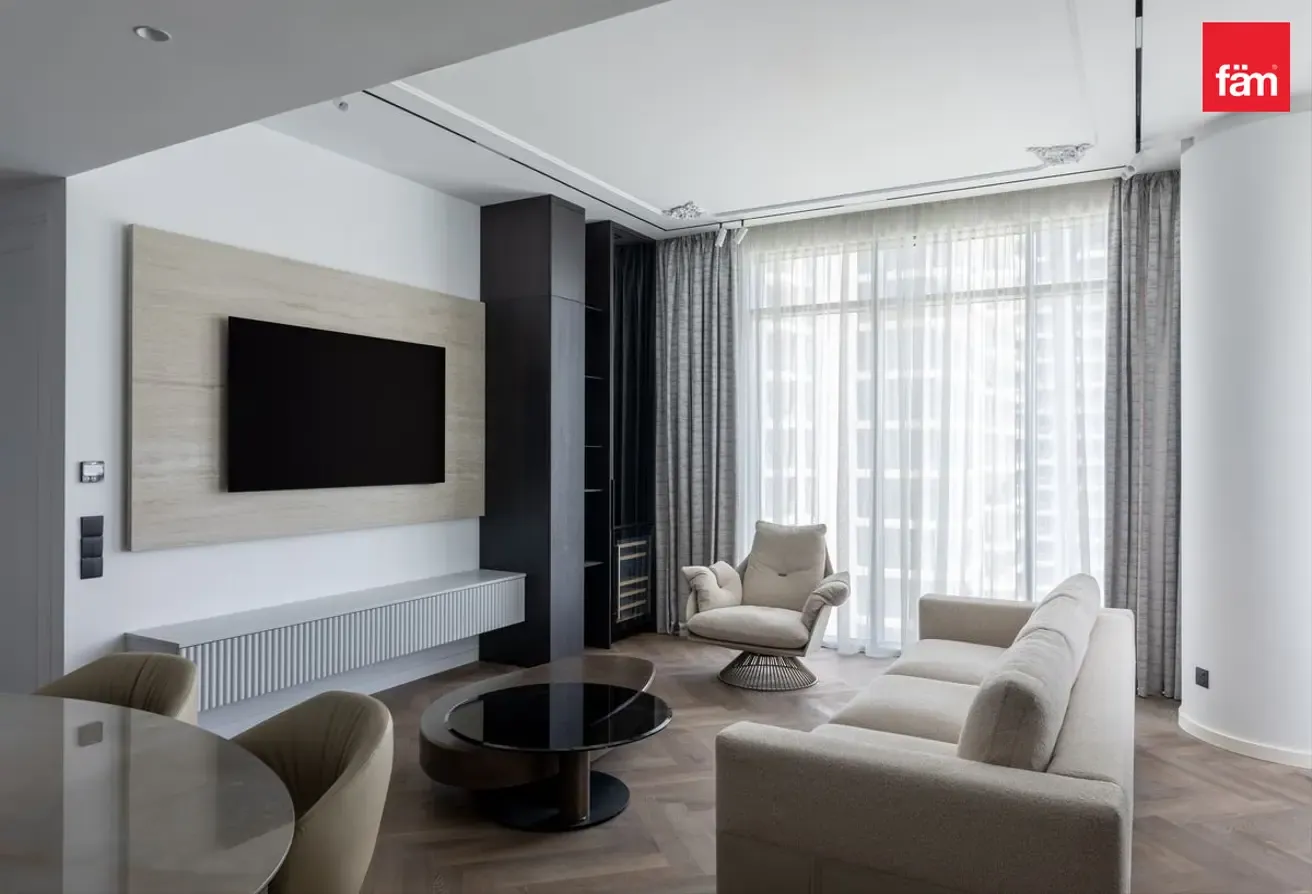 TOP QUALITY RENOVATION I WATERFRONT I SPACIOUS