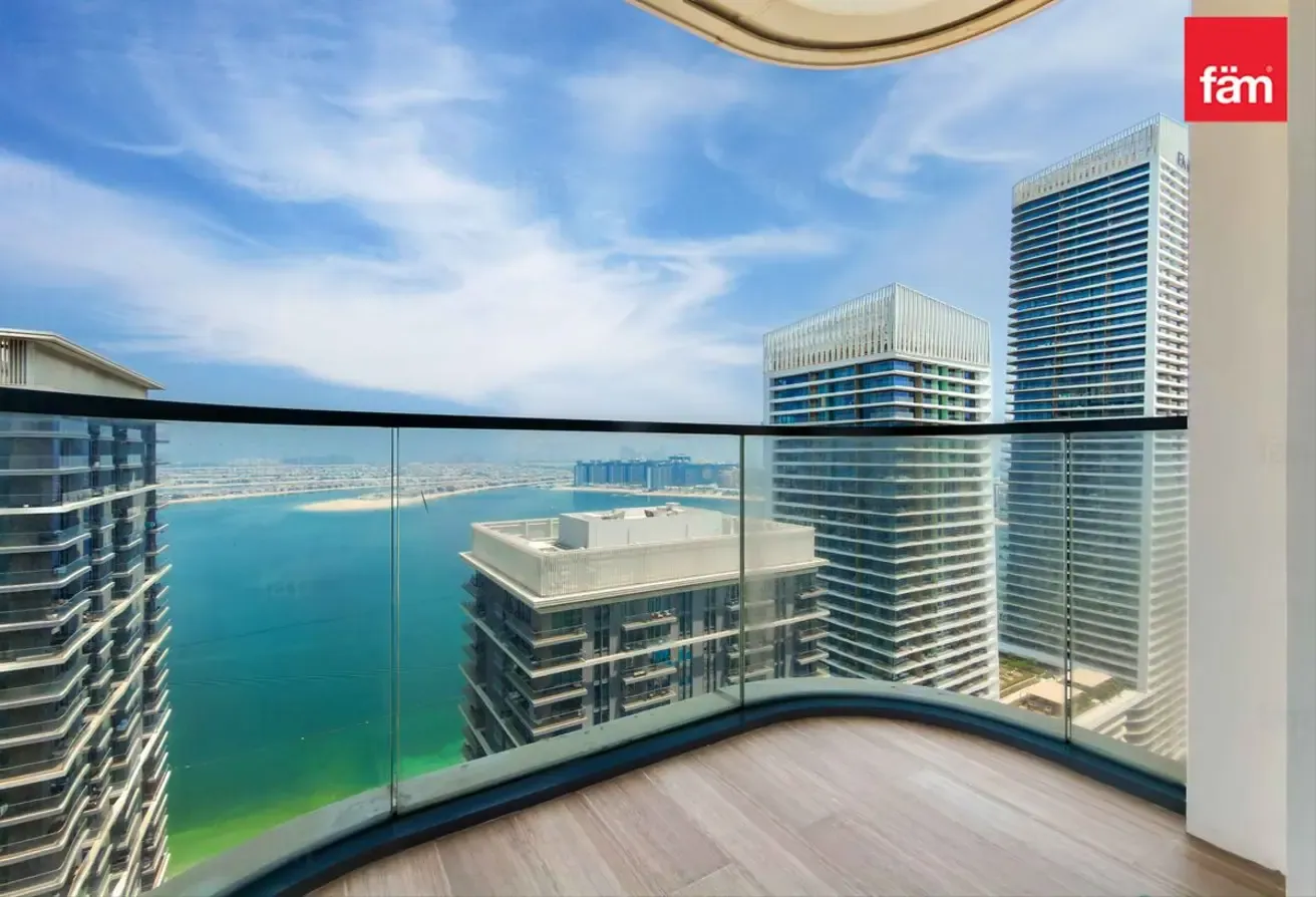 Private Beach | Stunning 2 Bedroom | Vacant