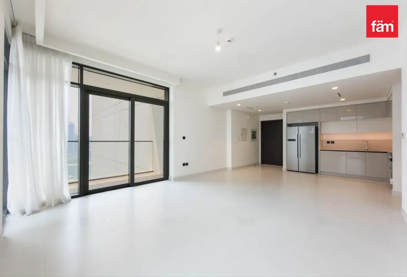 Private Beach | Stunning 2 Bedroom | Vacant