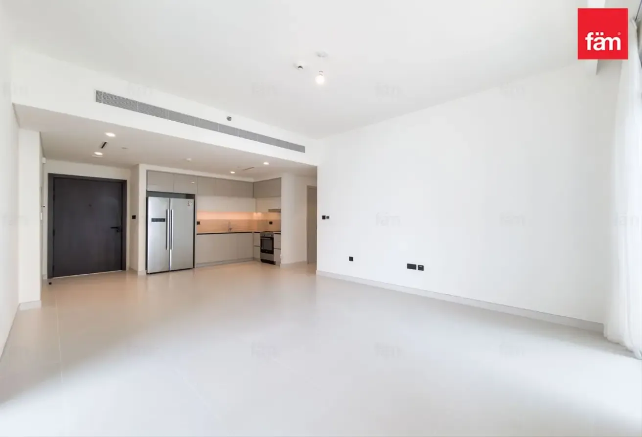 Private Beach | Stunning 2 Bedroom | Vacant
