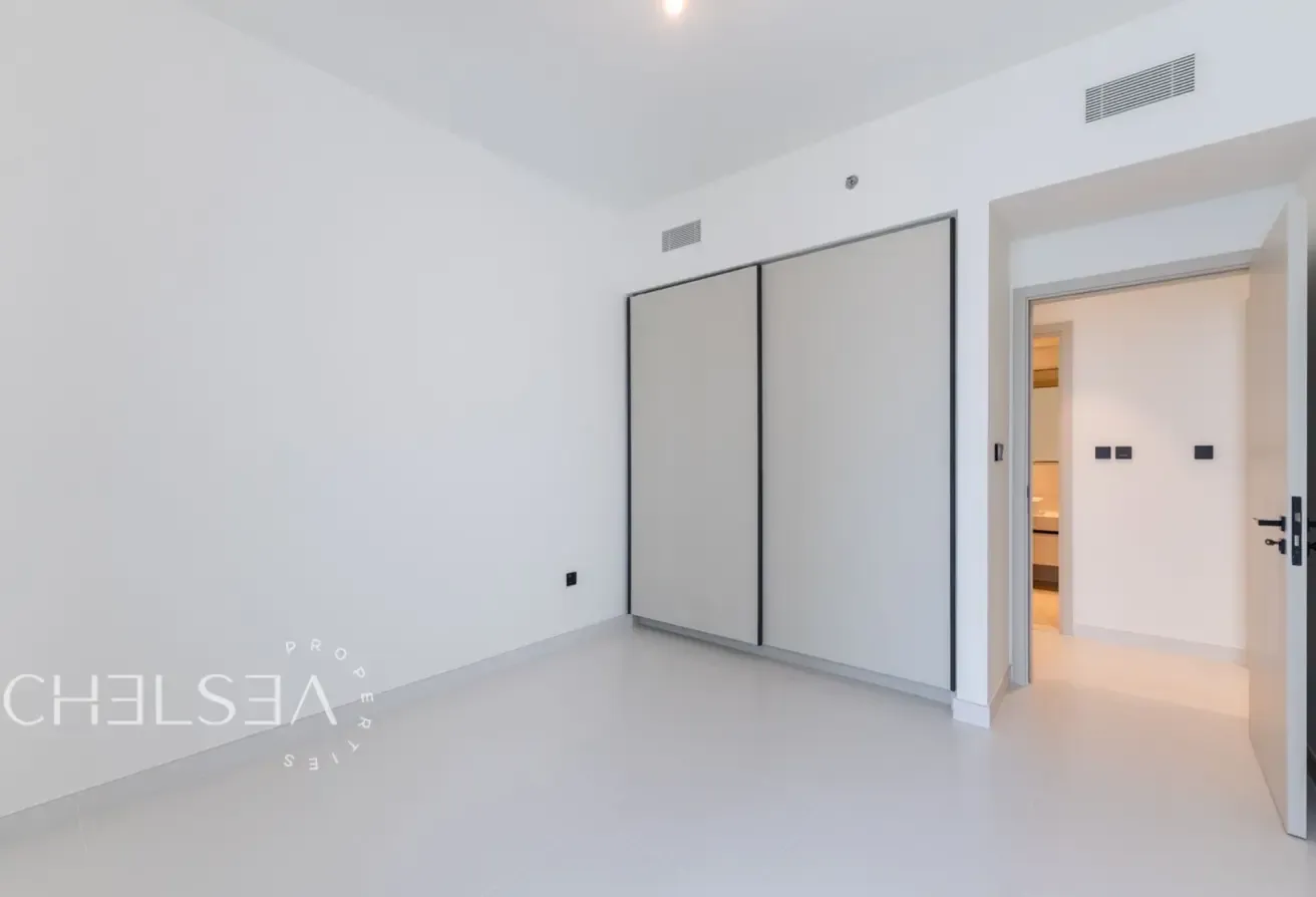 PALM VIEW| TWO BALCONIES| HIGH FLOOR