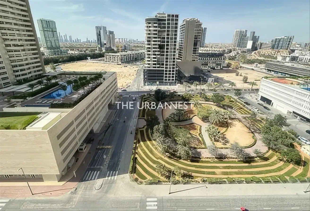 Fully Furnished | Great Views | Vacant Aug End