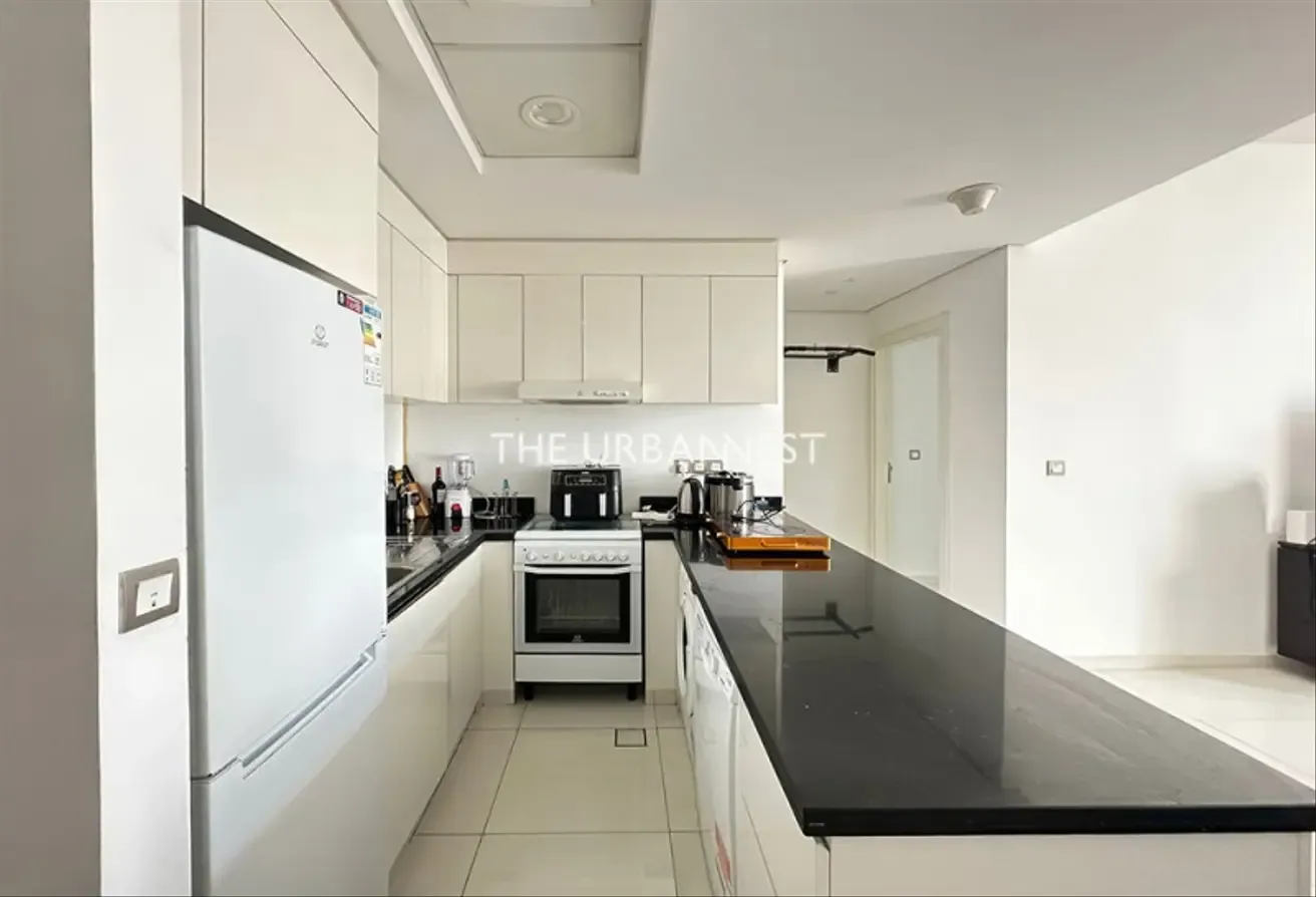 Fully Furnished | Great Views | Vacant Aug End