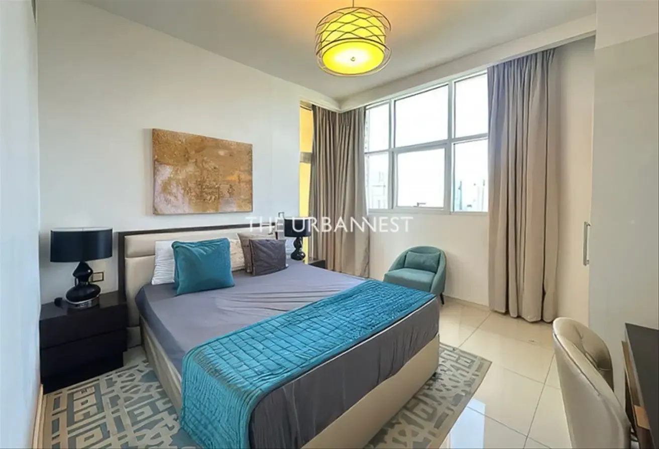 Fully Furnished | Great Views | Vacant Aug End