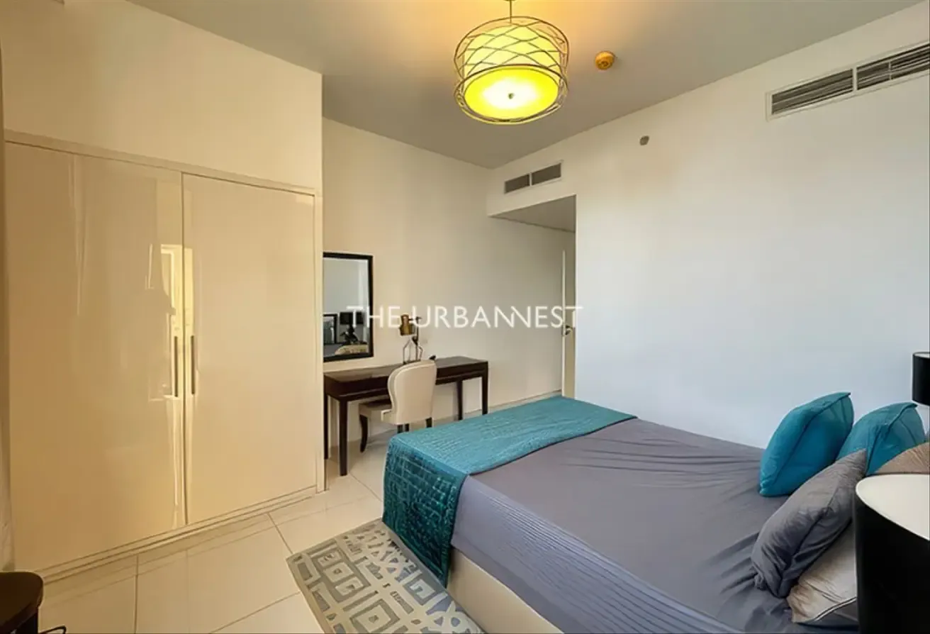 Fully Furnished | Great Views | Vacant Aug End