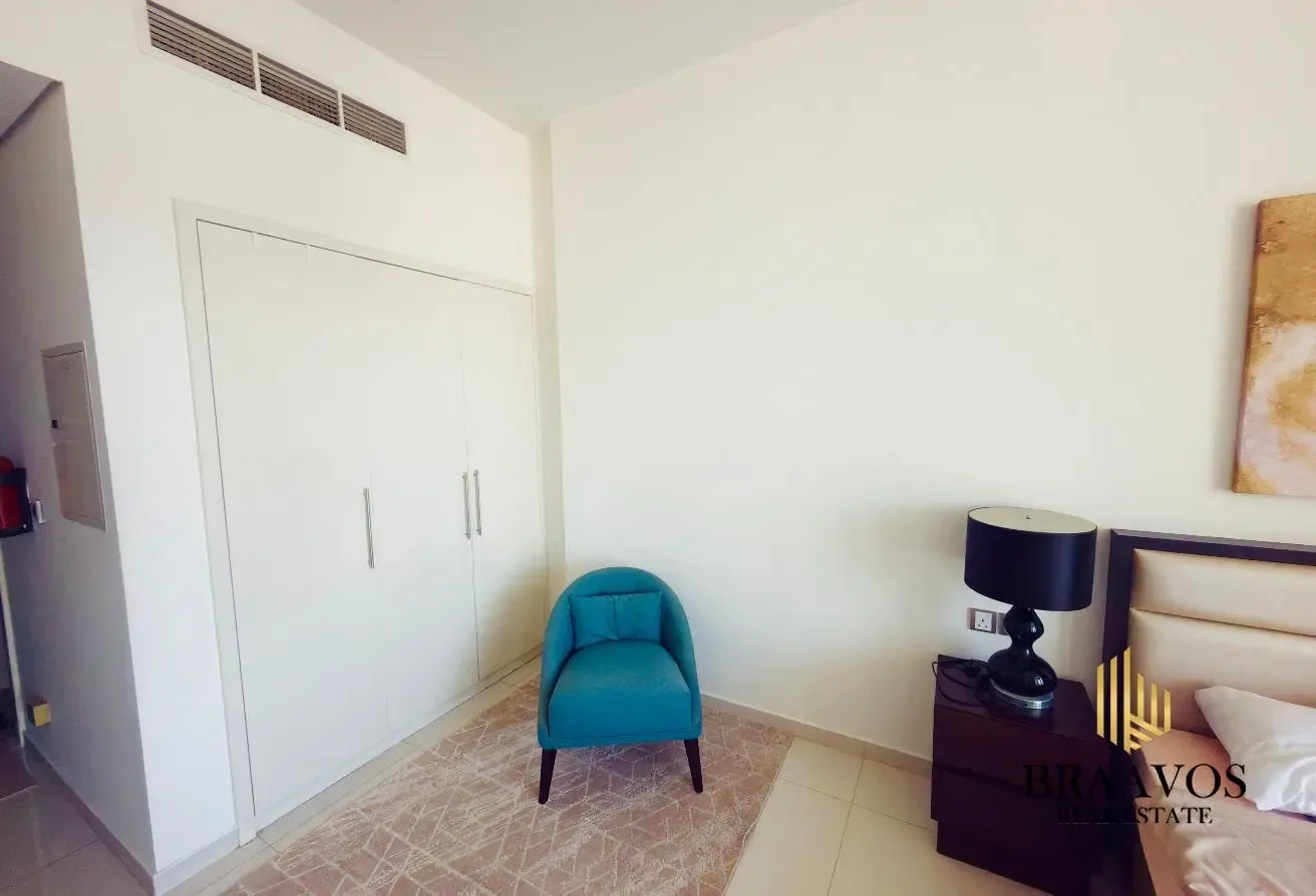 MULTIPLE CHEQUE | COZY | SPACIOUS