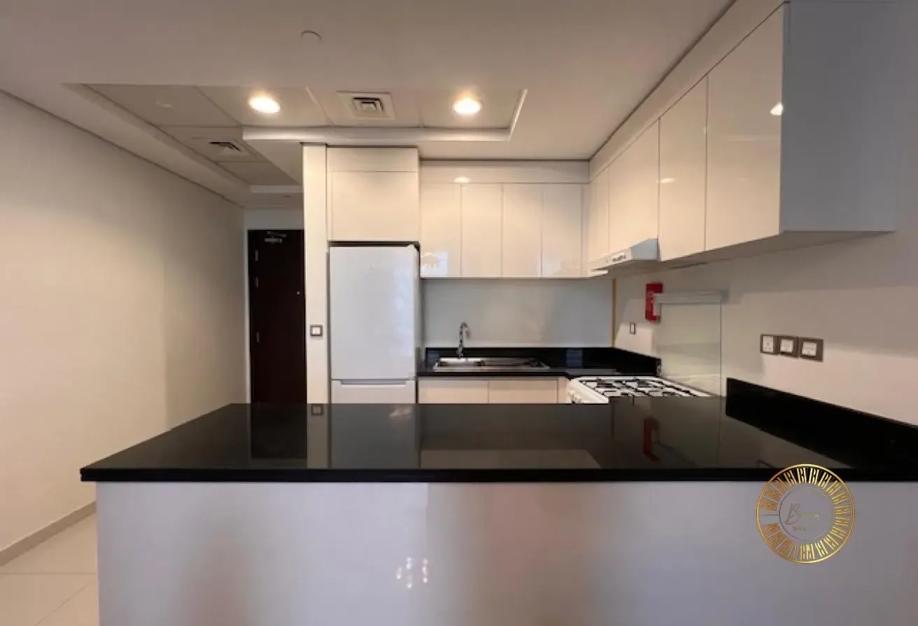 2 BEDROOM - FULLY FURNISHED -HIGHER FLOOR -BALCONY