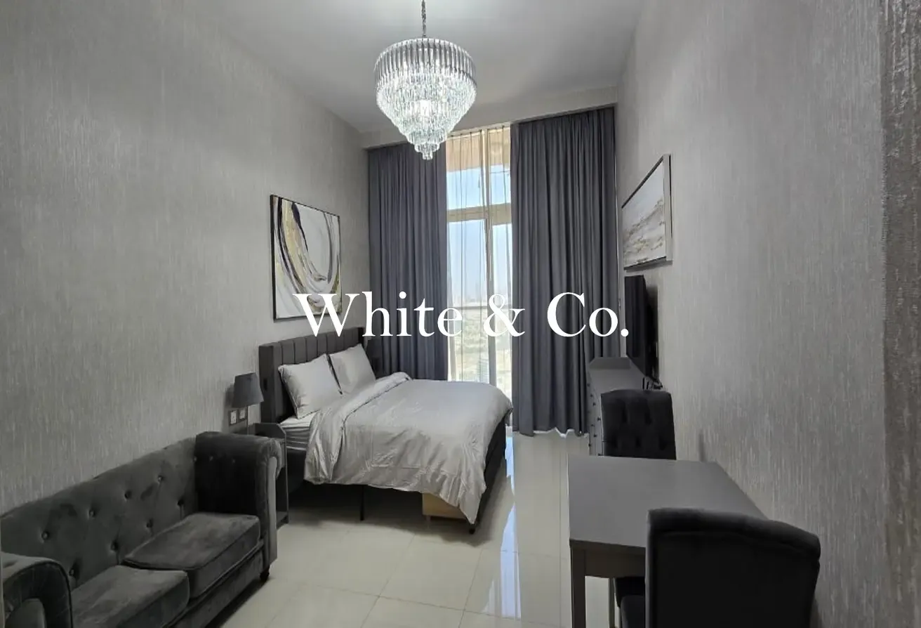 Fully Furnished | 12 Cheques | Near Exit