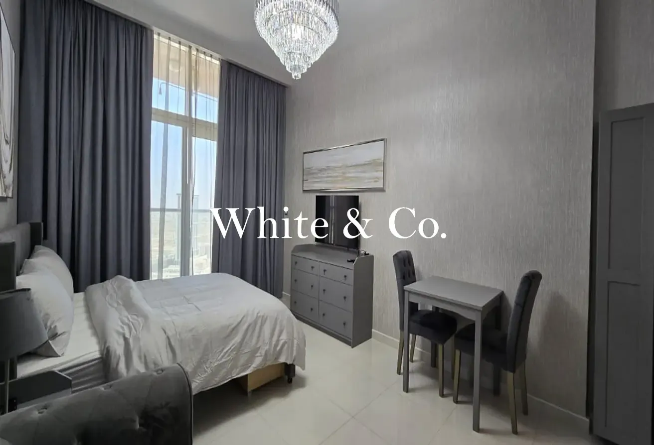 Fully Furnished | 12 Cheques | Near Exit