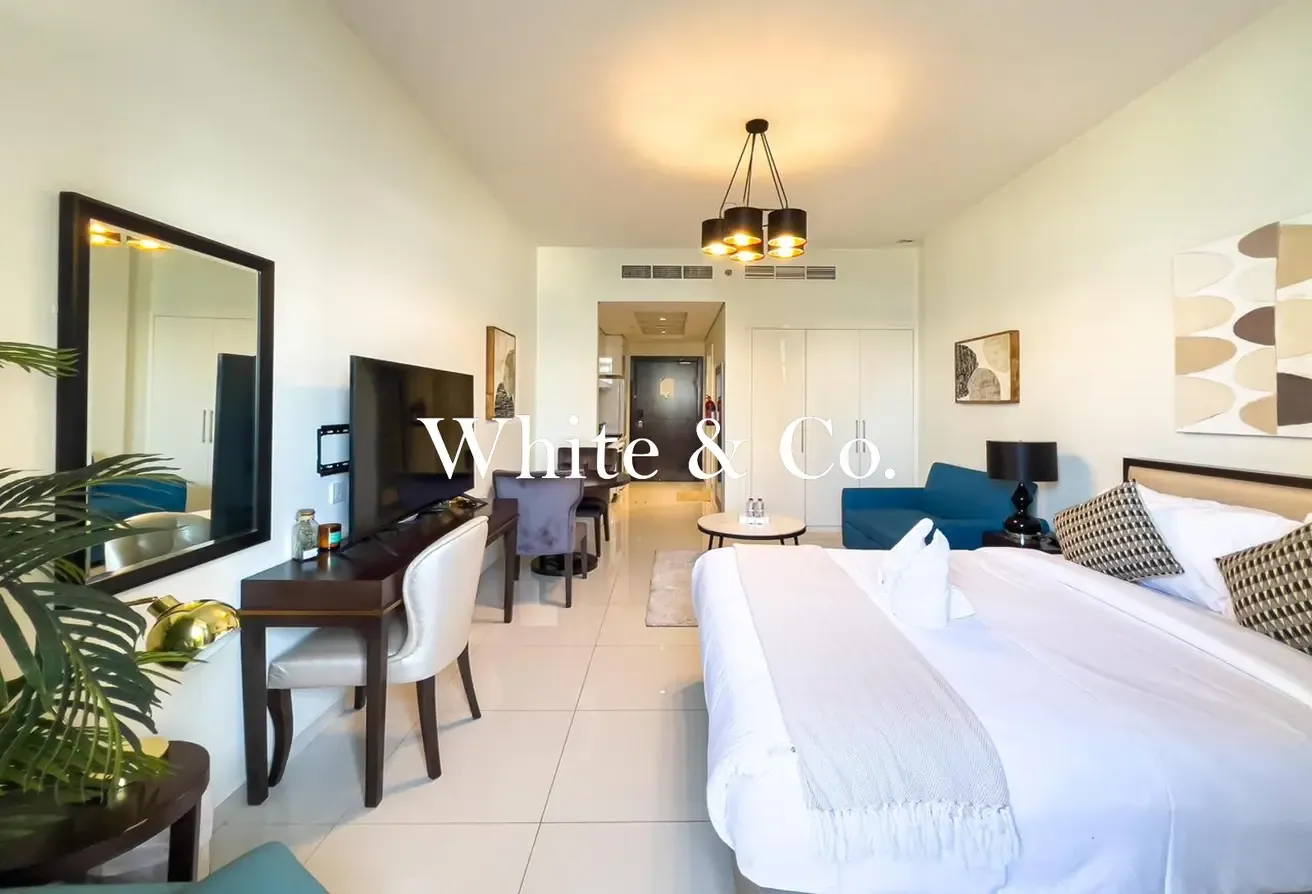Furnished | Flexible Cheques | Near Exit