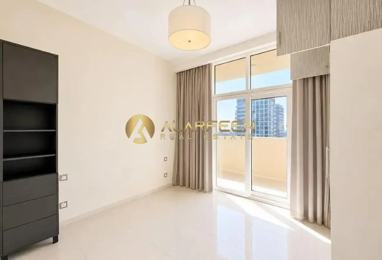 Unfurnished | Close To Exit | Big Layout