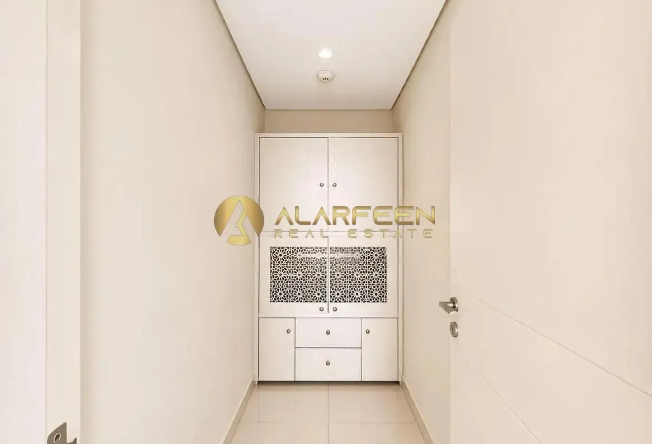Unfurnished | Close To Exit | Big Layout