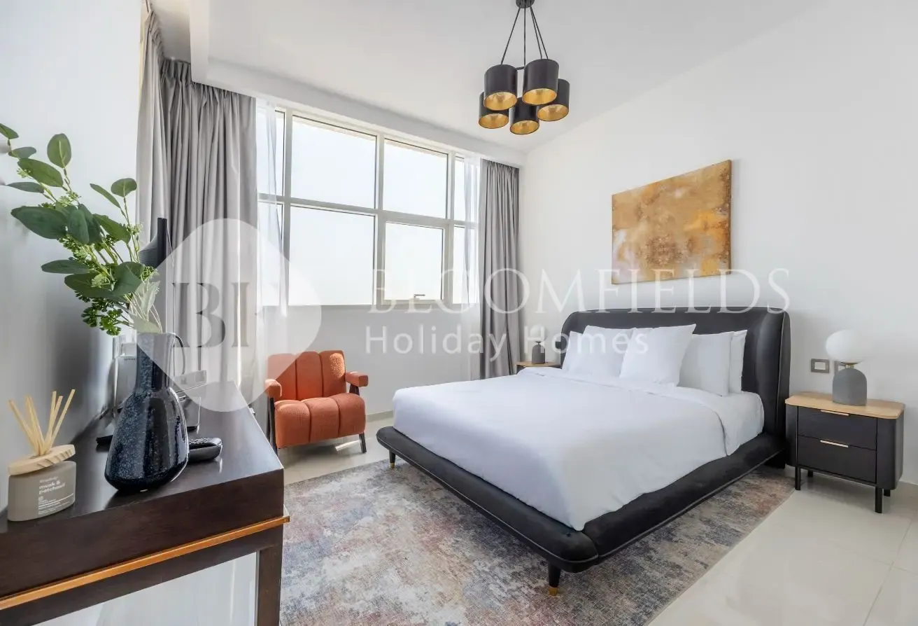 Elevated Studio Living l Stunning City Views