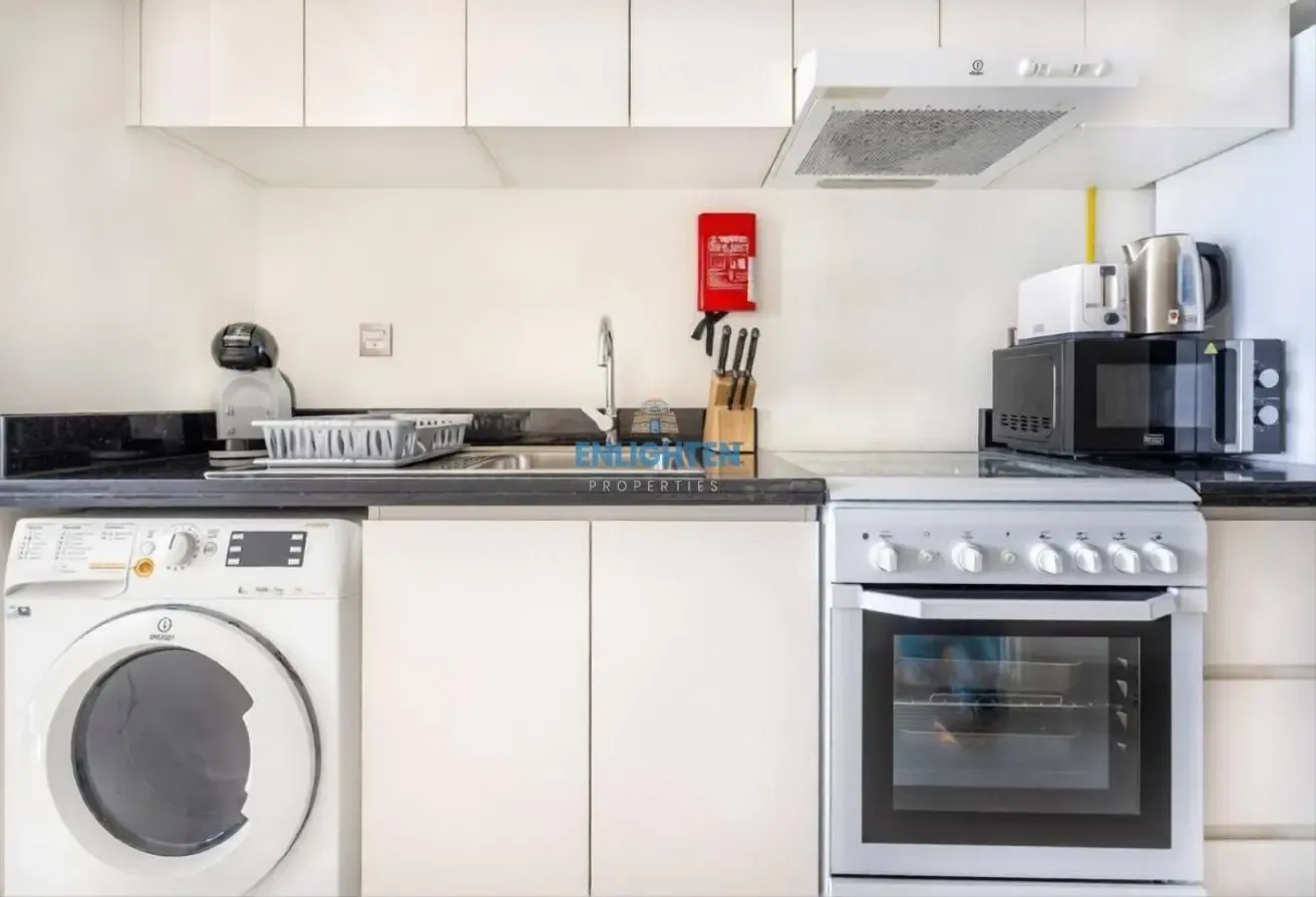 FURNISHED STUDIO | MID FLOOR | CONTEMPORARY LIVING