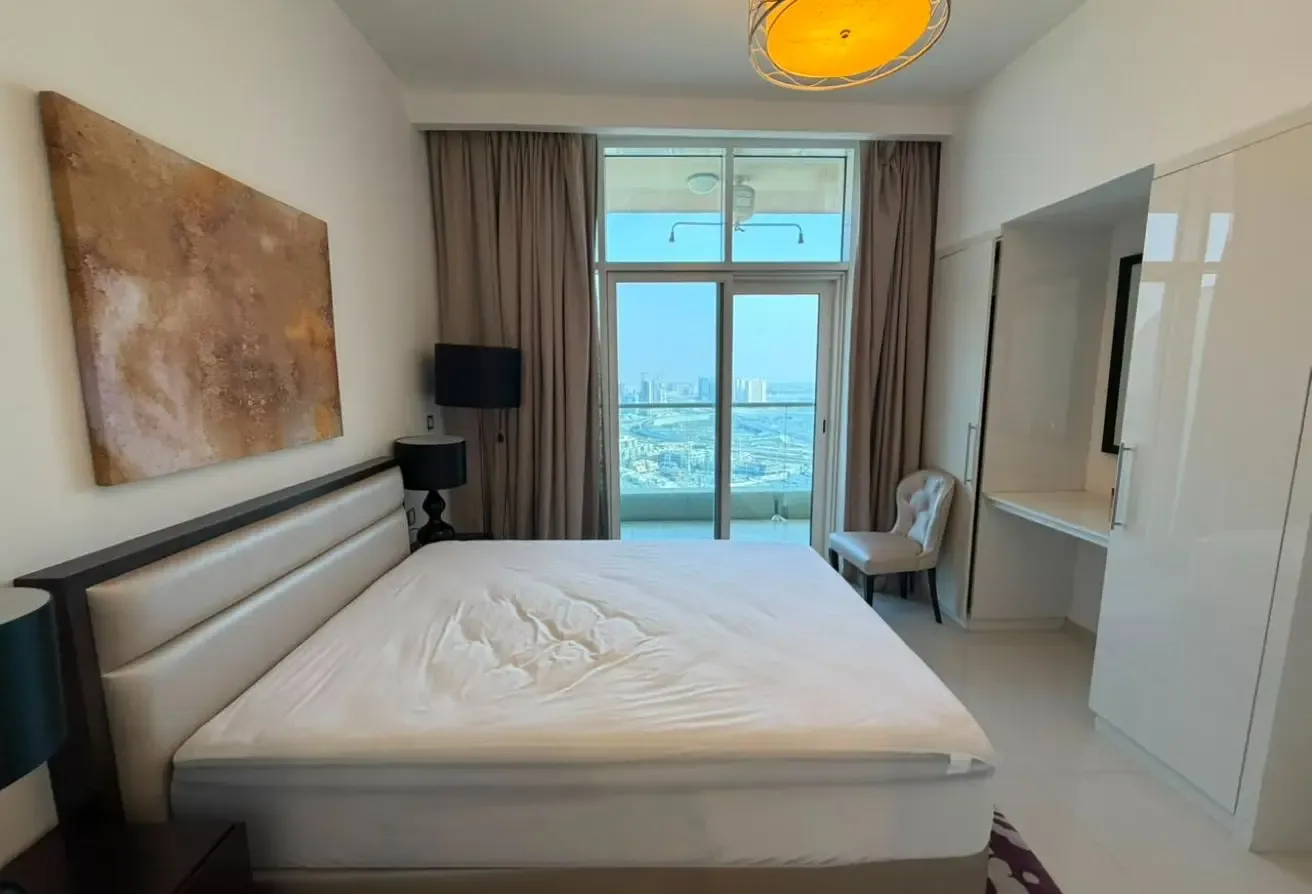 Fully Furnished| 1 Bhk with balcony| High Floor|