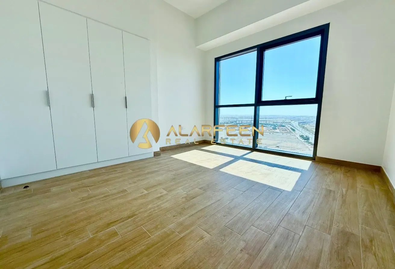 3BHK | Walking Distance to Metro | Park View