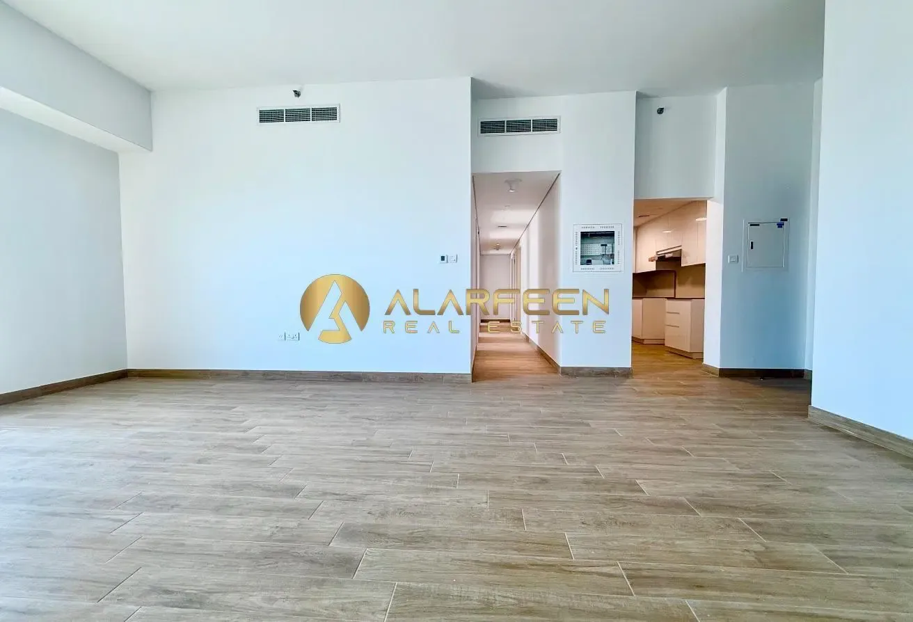 Large 3BHK | Near Metro | Family-Oriented | Expo