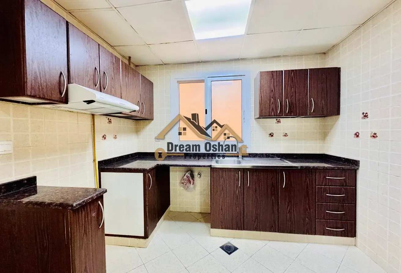 Low Price 1BR - Close Kitchen - Covered Parking