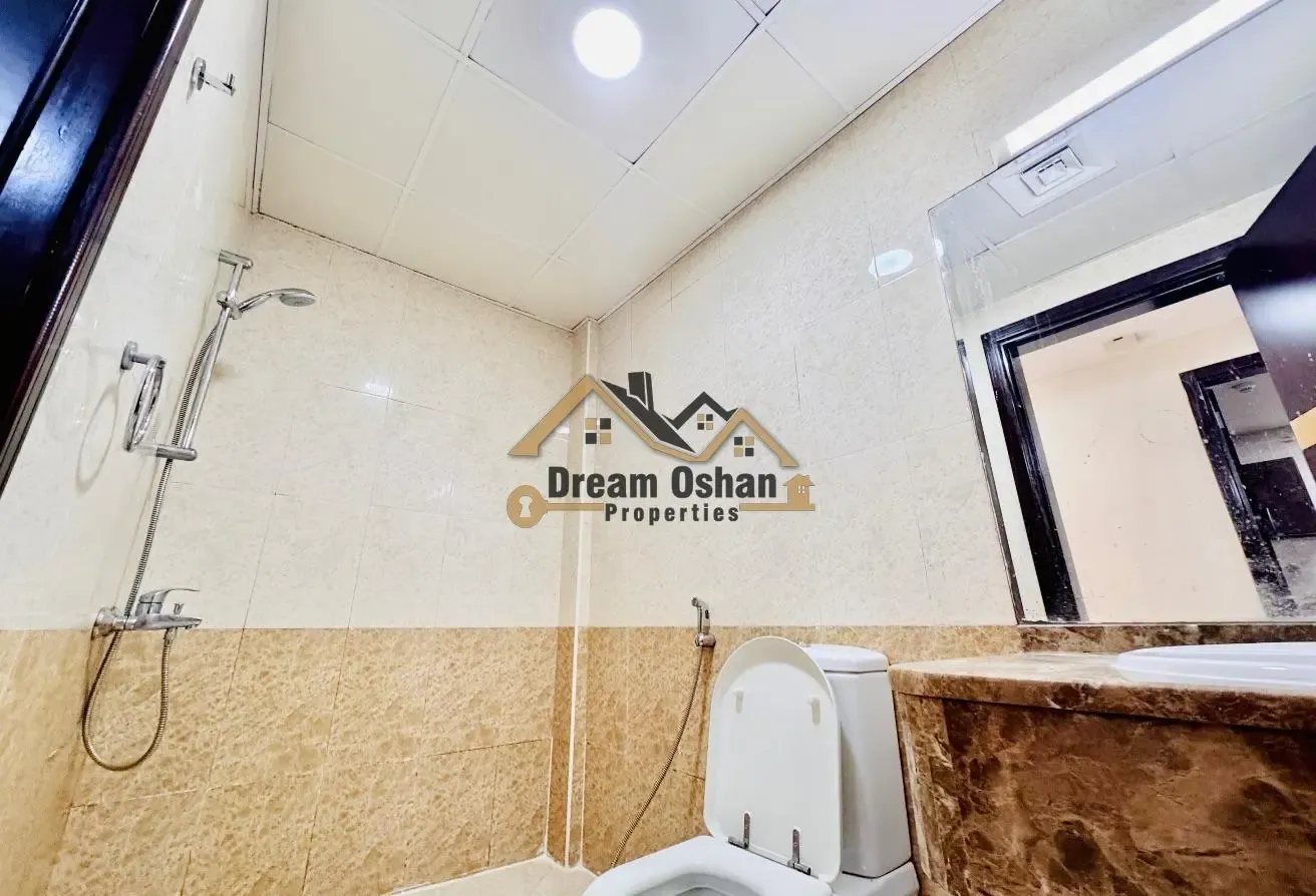 Low Price 1BR - Close Kitchen - Covered Parking