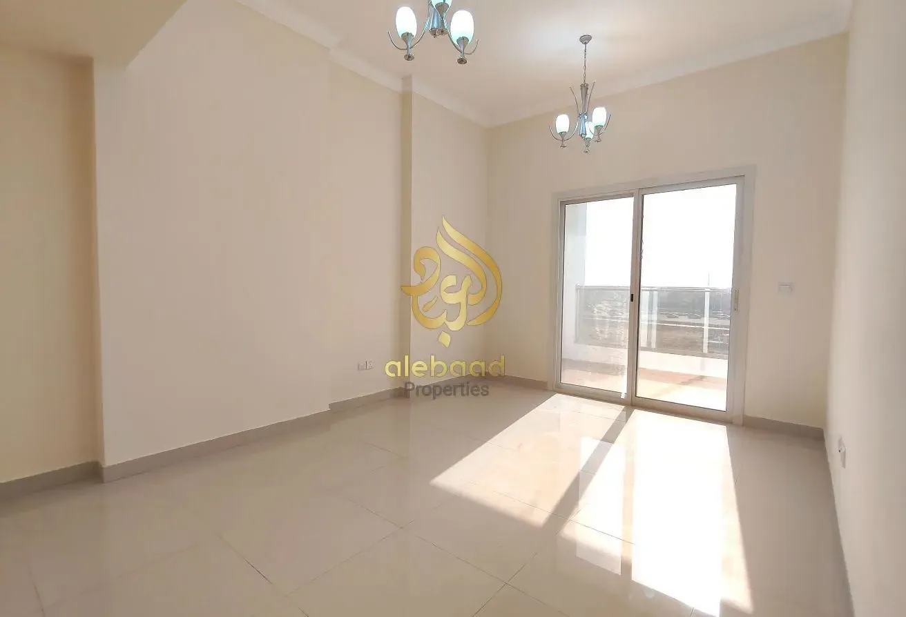 Specious 1BR with close kitchen