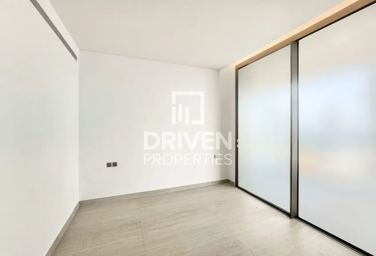 Corner Layout | High Floor Unit with Maids Room