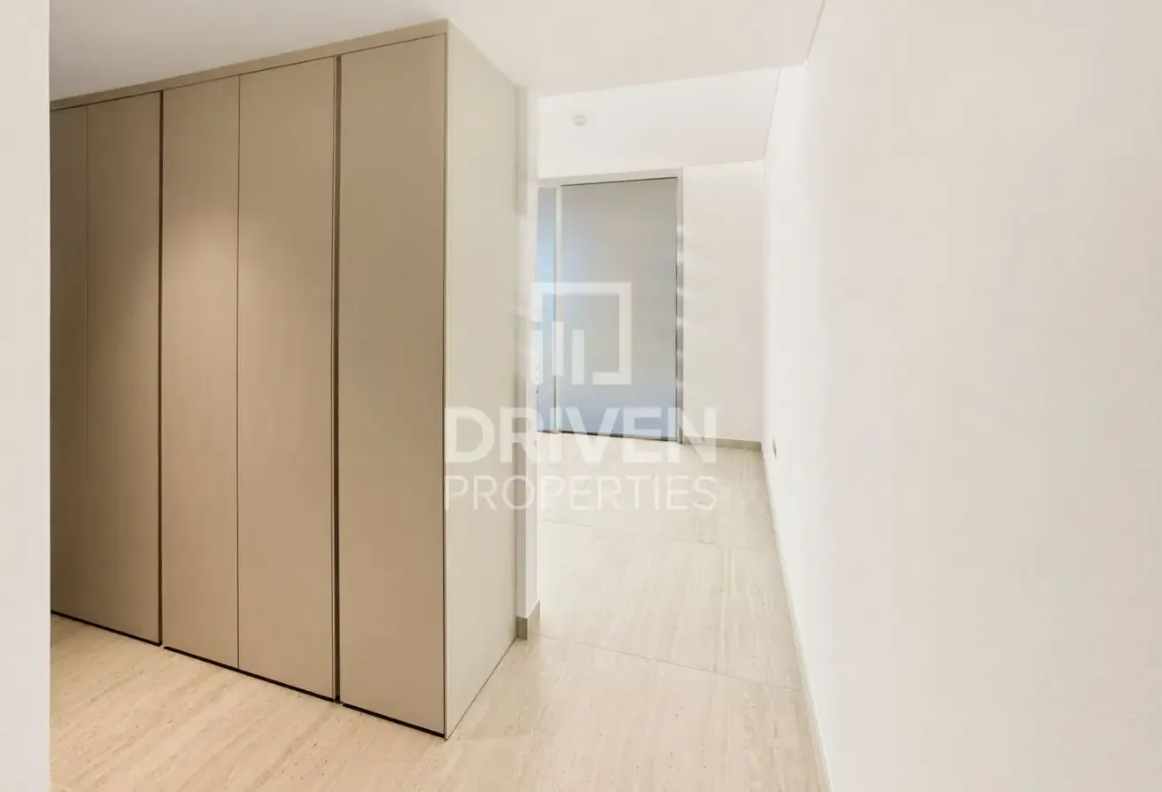 Corner Layout | High Floor Unit with Maids Room