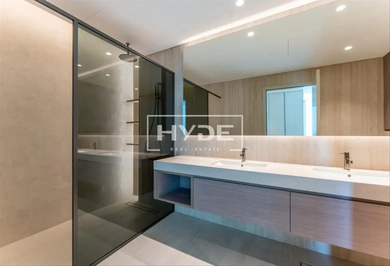Brand New Luxury Apartment With Palm View
