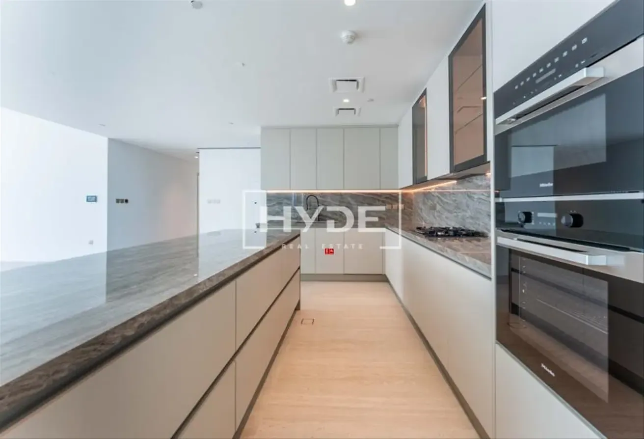 Brand New Luxury Apartment With Palm View
