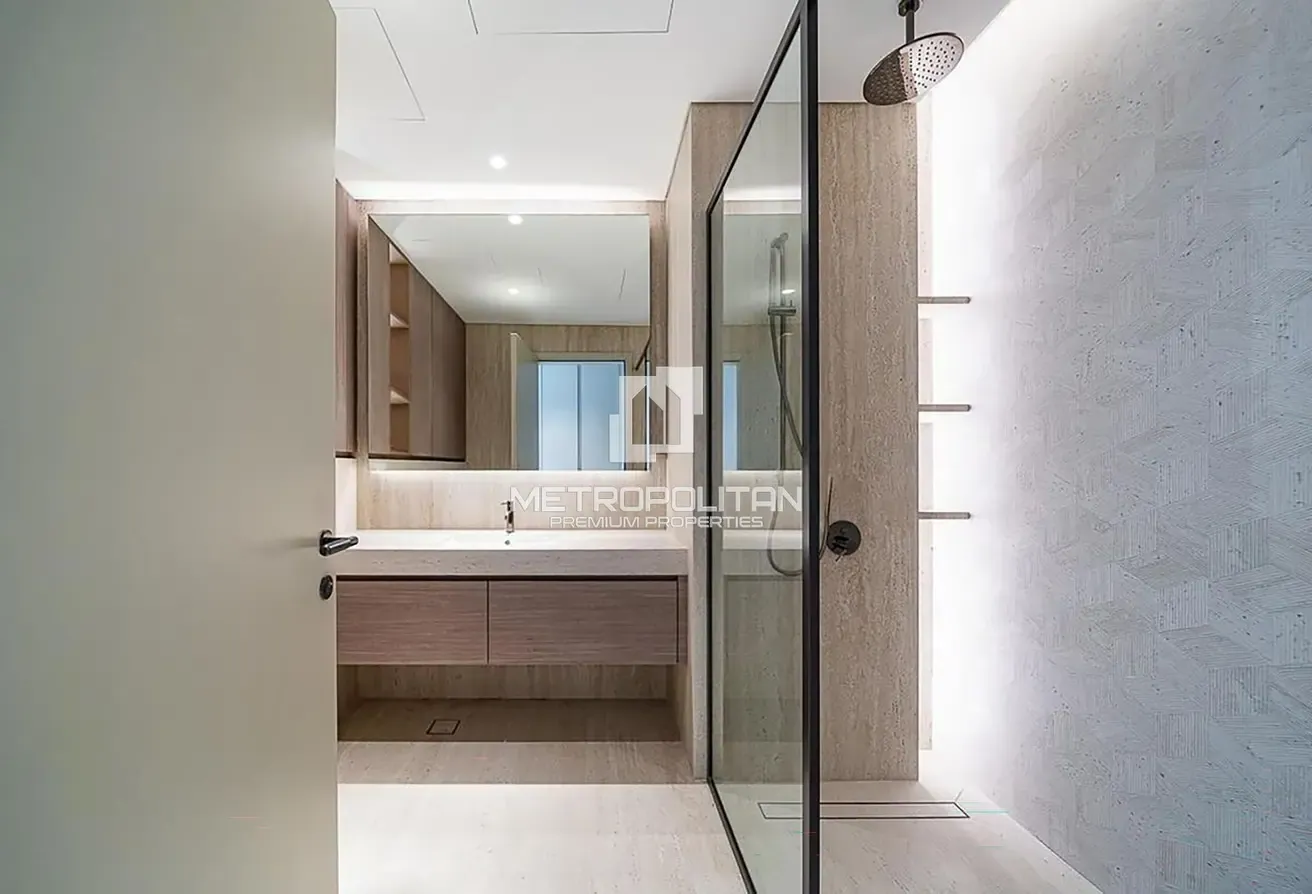 Top floor | Sea View | heigh ceiling