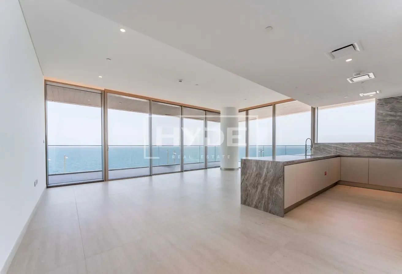 Ultra Luxury Corner Apartment | Sea View