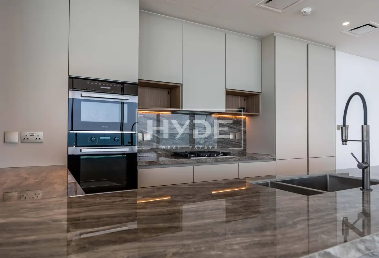 Ultra Luxury Corner Apartment | Sea View