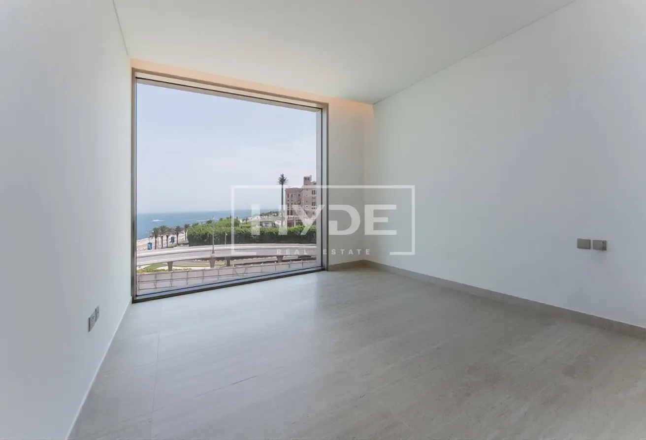 Ultra Luxury Corner Apartment | Sea View