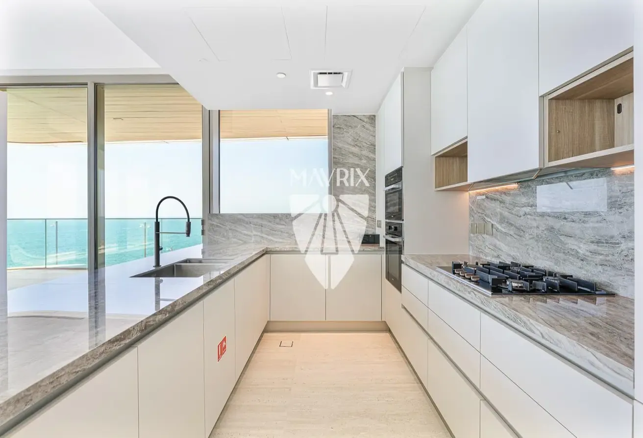 Full Sea View  | Luxury Living | Corner Unit