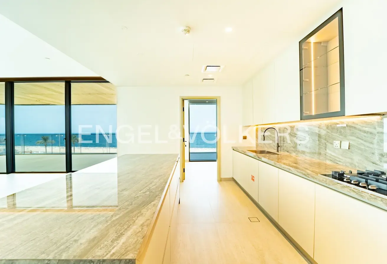 Vacant | Panoramic Sea Views | Spacious Layout