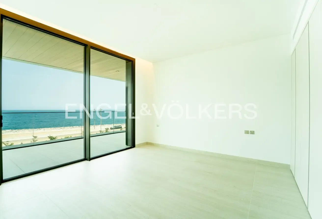 Vacant | Panoramic Sea Views | Spacious Layout