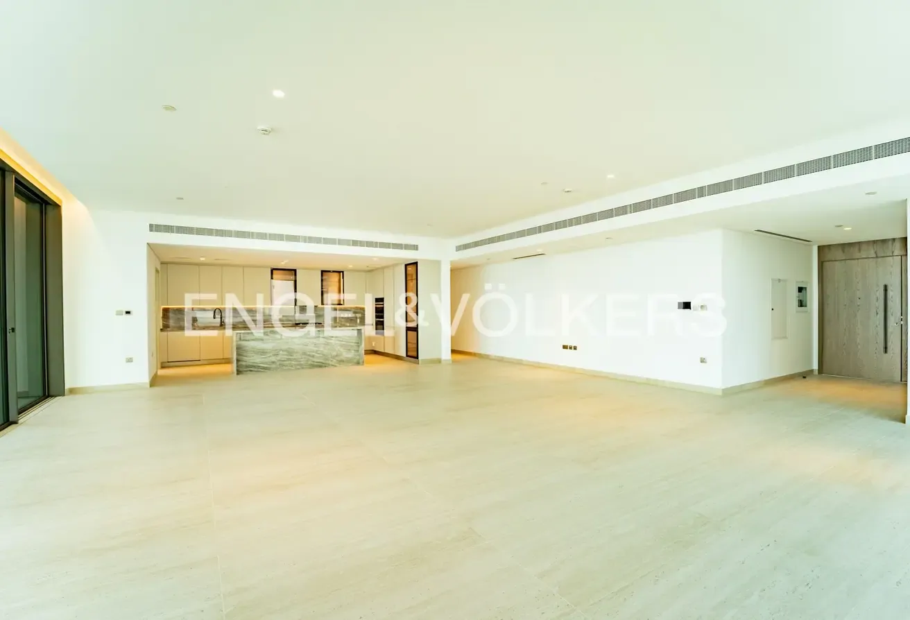 Vacant | Panoramic Sea Views | Spacious Layout