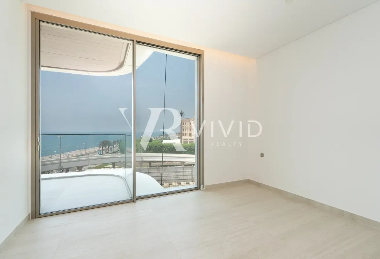 Professional Snagging | Corner Unit | Sea View