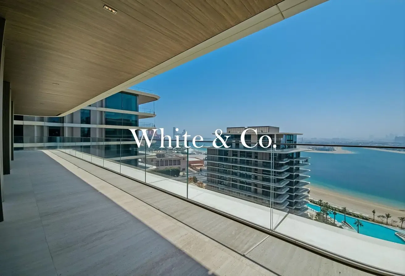 Exclusive | High Floor | Sea + Palm View