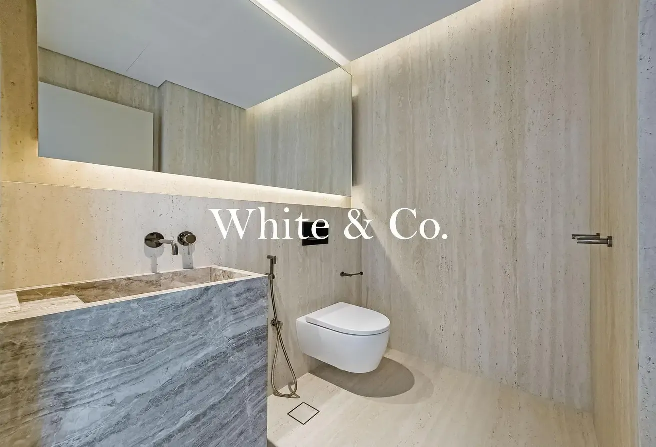 Exclusive | High Floor | Sea + Palm View