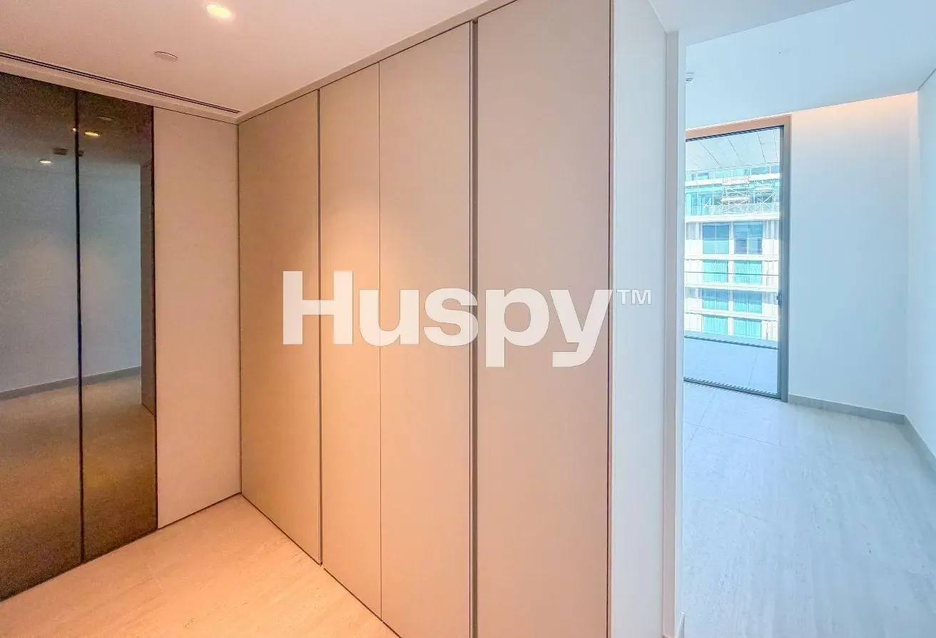 High Floor | Palm Facing | Flexible