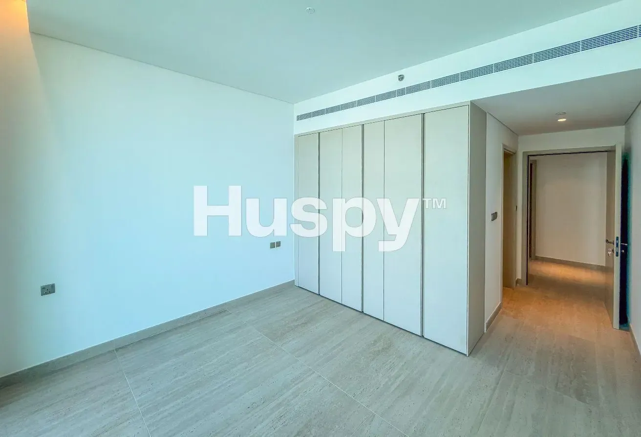 High Floor | Palm Facing | Flexible