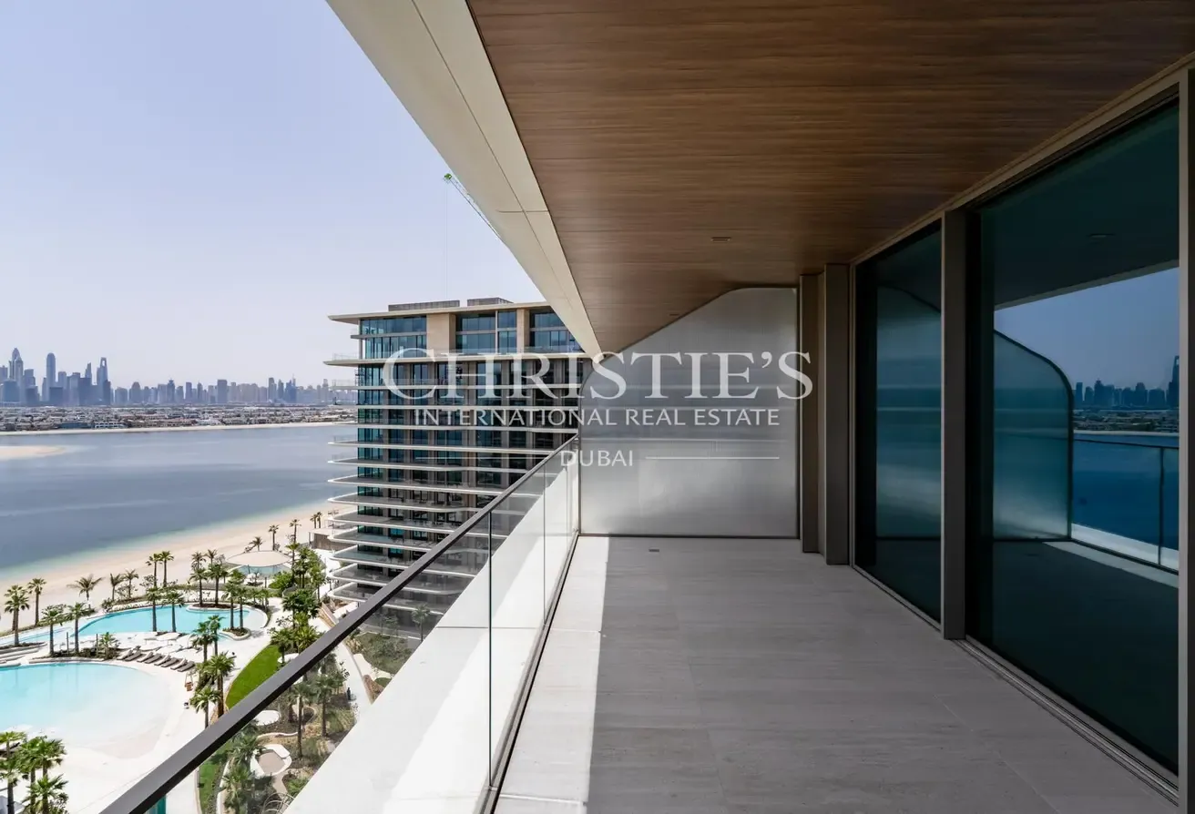 Vacant | Luxury Living | Beach access | 2 bedroom