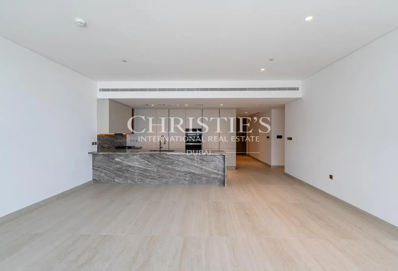 Vacant | Luxury Living | Beach access | 2 bedroom