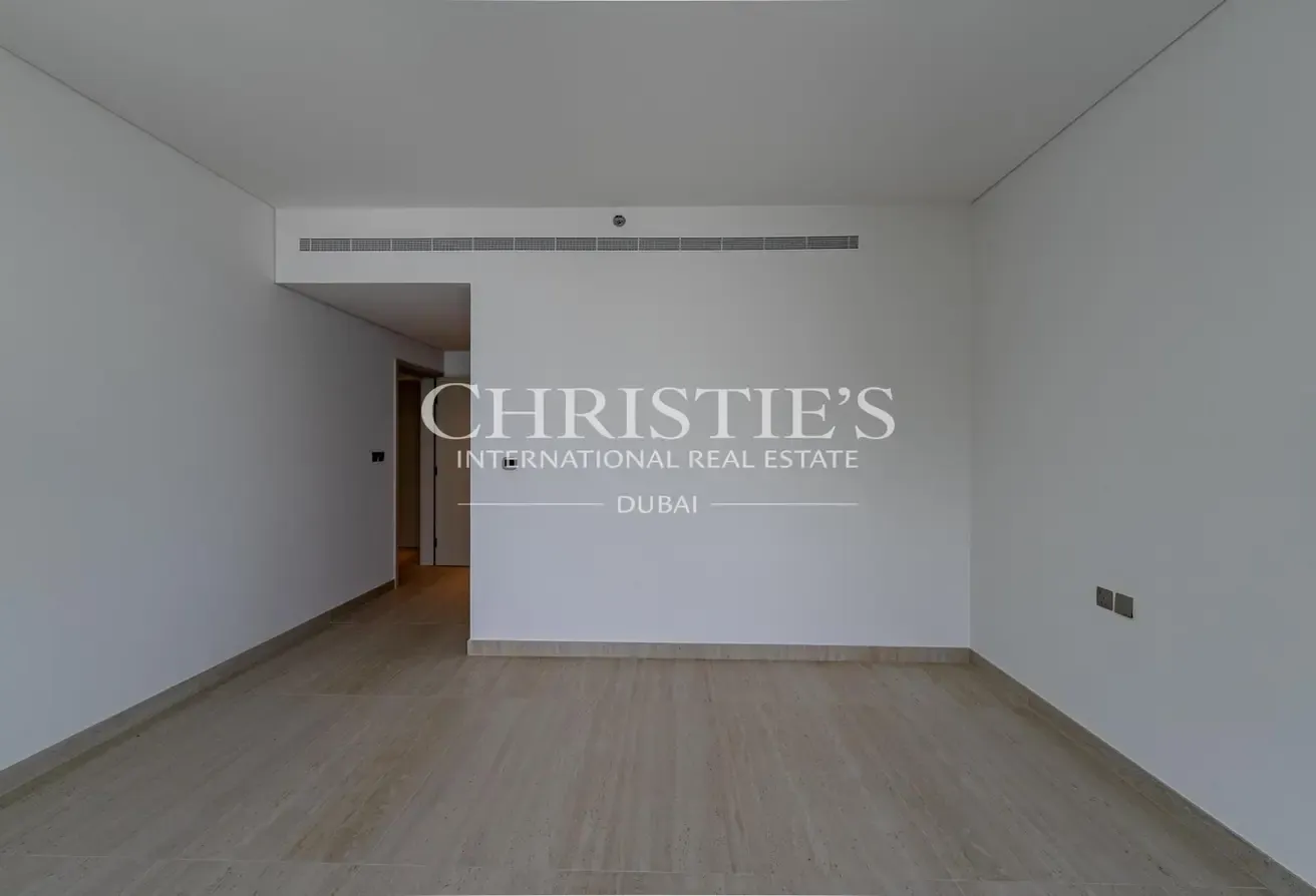 Vacant | Luxury Living | Beach access | 2 bedroom