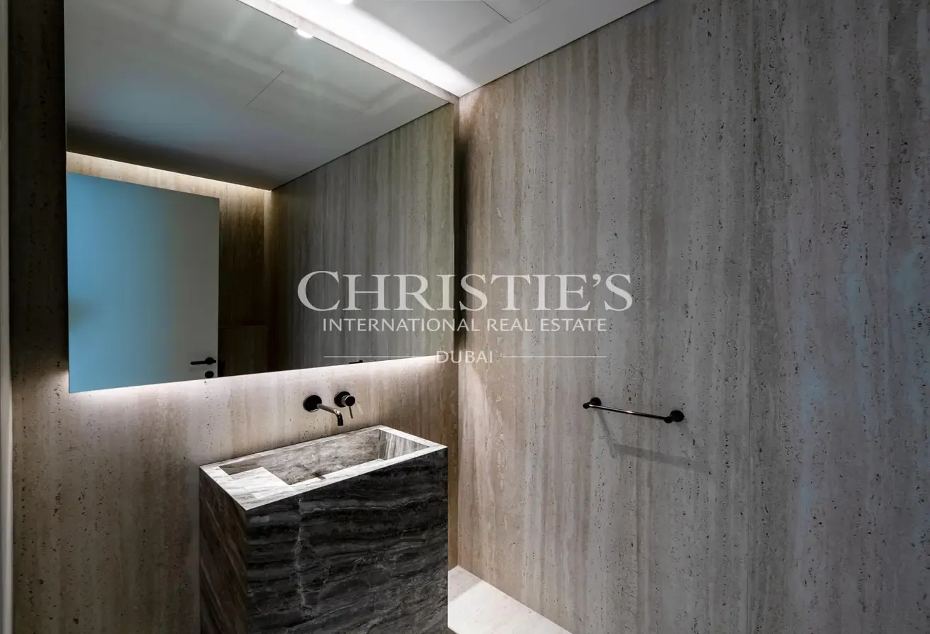 Vacant | Luxury Living | Beach access | 2 bedroom