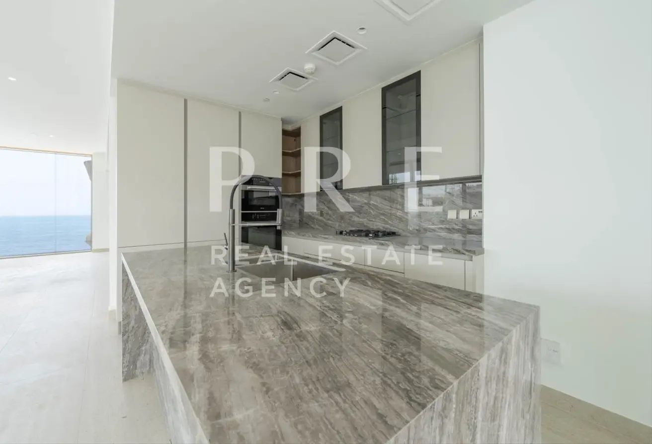 Skyline Luxury | Spacious 3-Bedroom