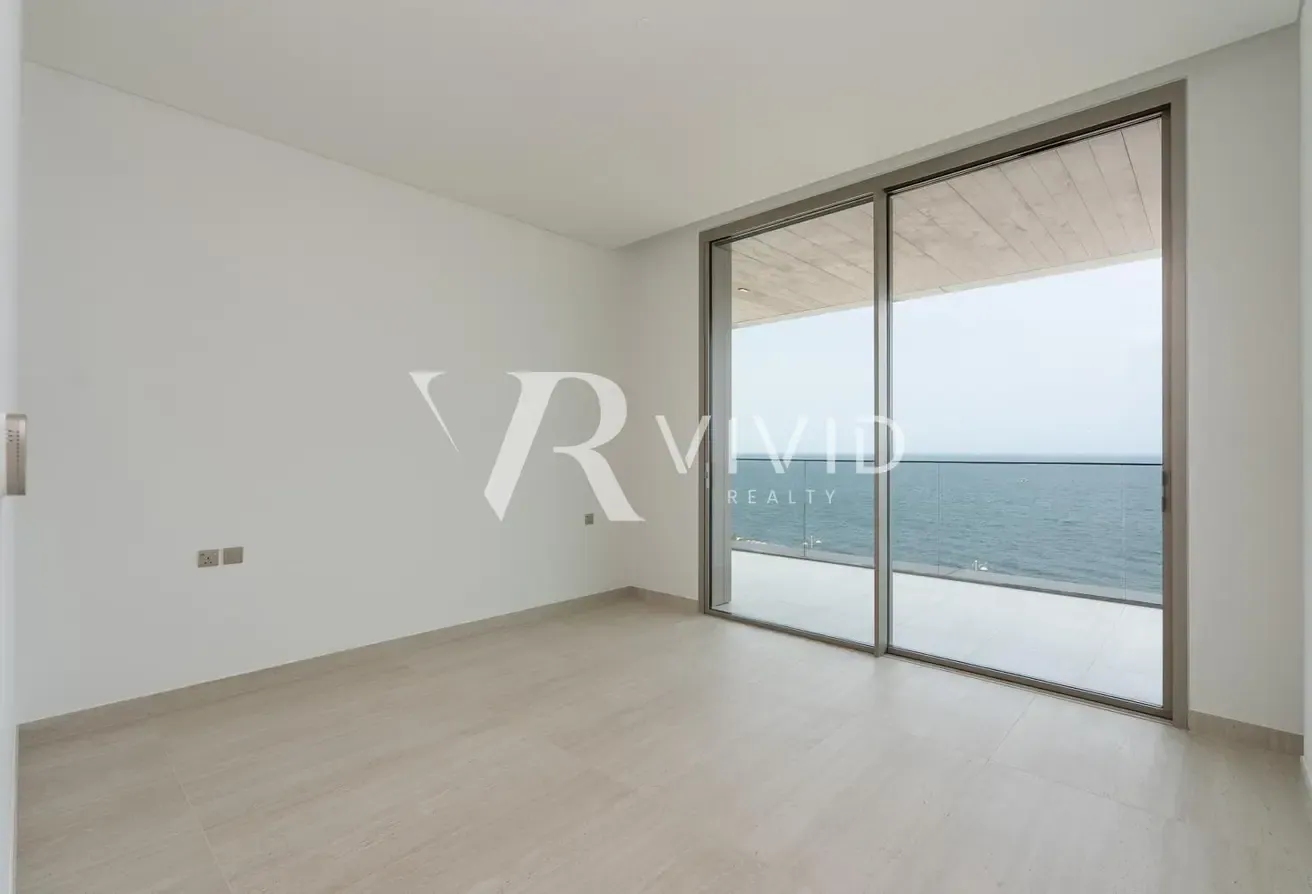 Private Beach | Panoramic Sea View | Mid Floor