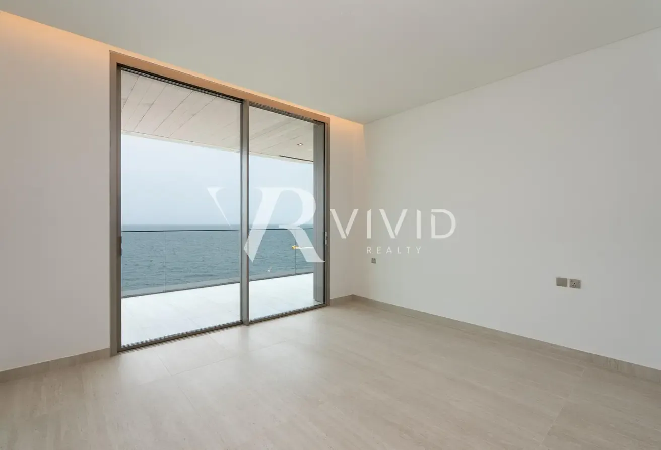 Private Beach | Panoramic Sea View | Mid Floor
